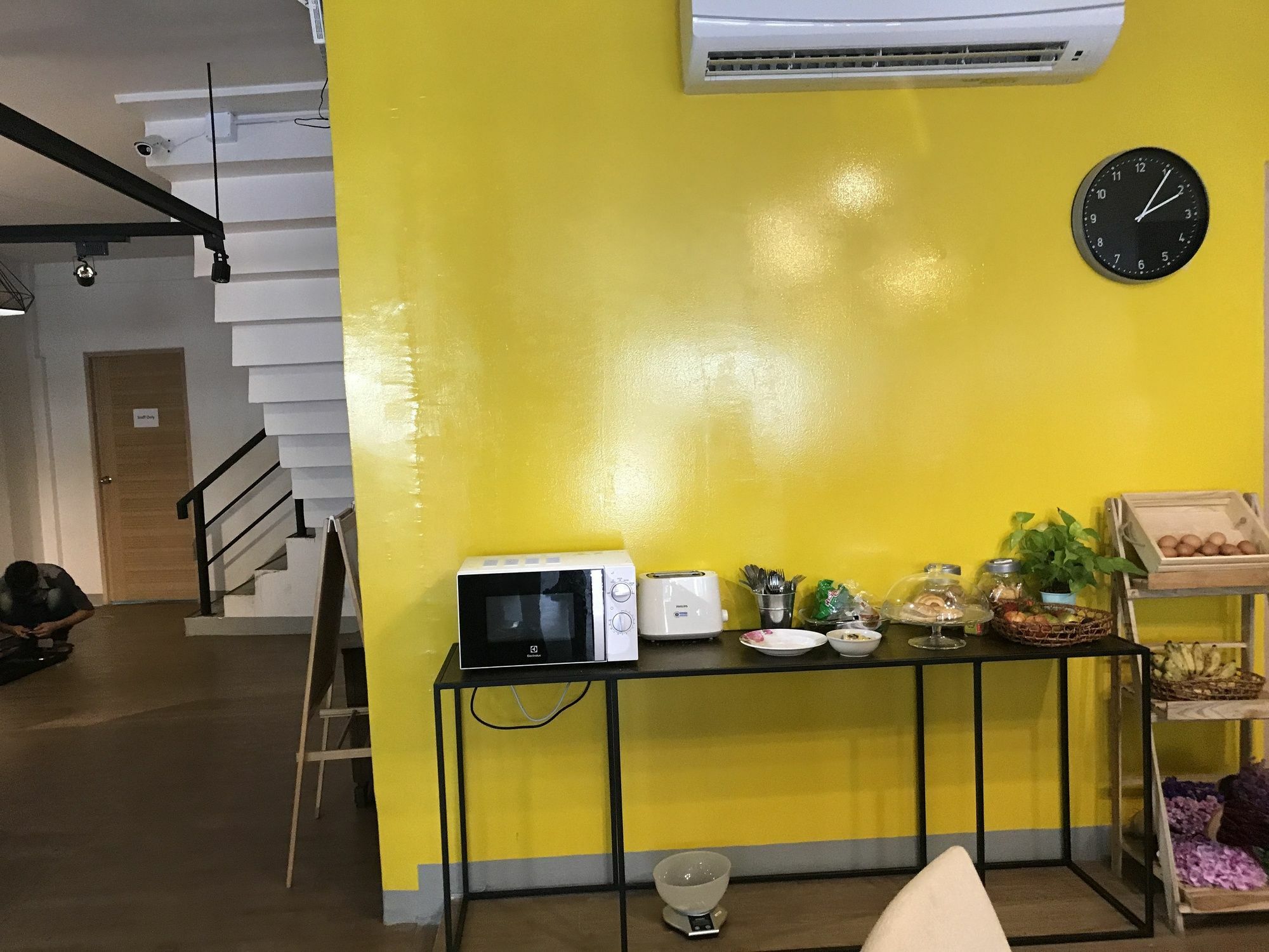 Folk Poshtel Silom Bed & Breakfast Bangkok Bagian luar foto