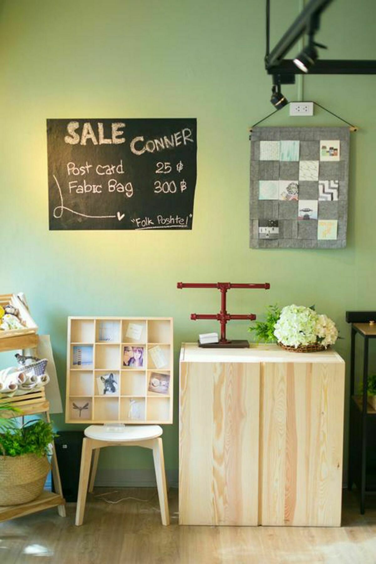 Folk Poshtel Silom Bed & Breakfast Bangkok Bagian luar foto