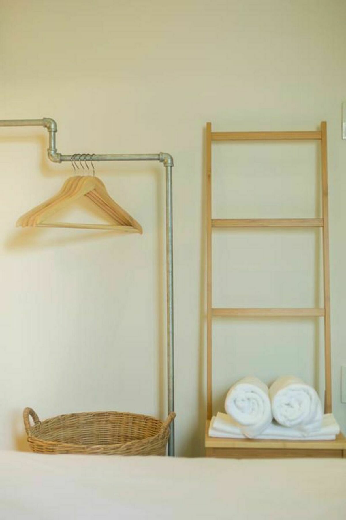 Folk Poshtel Silom Bed & Breakfast Bangkok Bagian luar foto