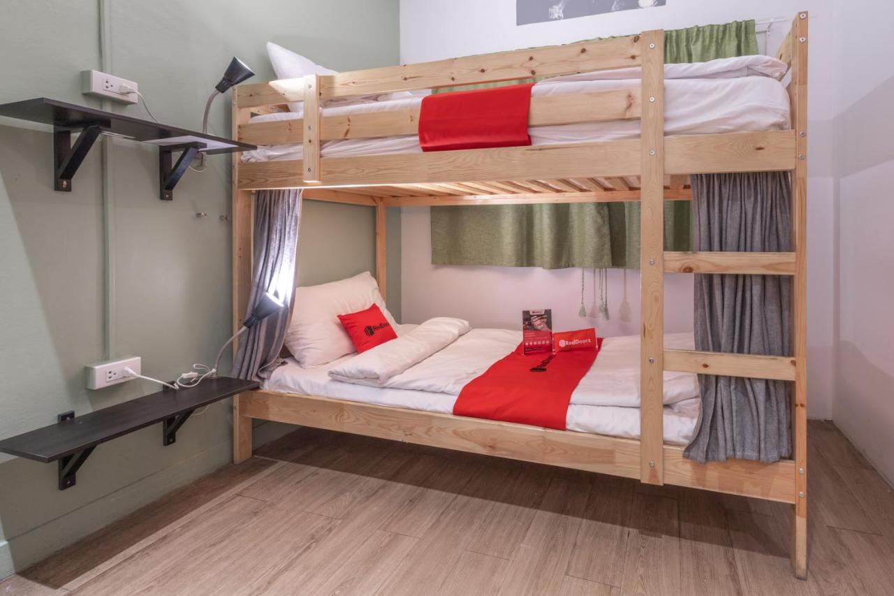 Folk Poshtel Silom Bed & Breakfast Bangkok Ruang foto