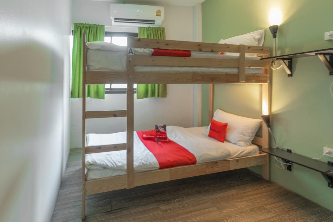 Folk Poshtel Silom Bed & Breakfast Bangkok Ruang foto