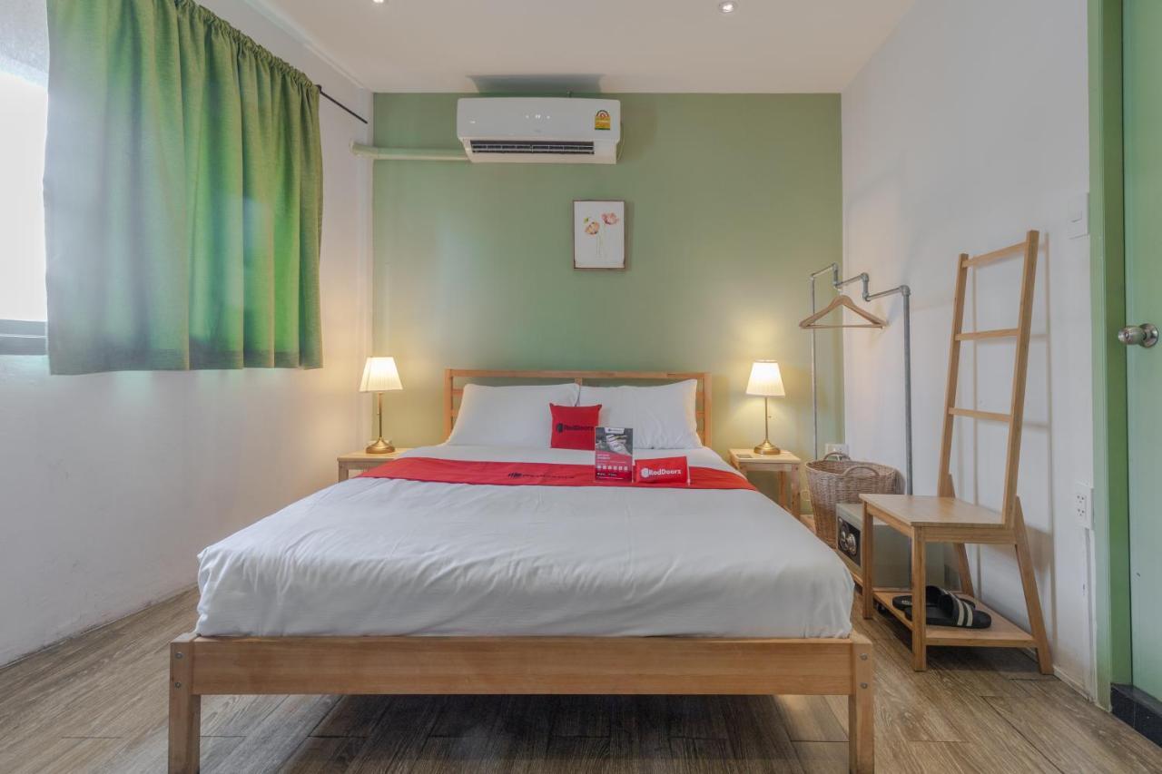 Folk Poshtel Silom Bed & Breakfast Bangkok Ruang foto