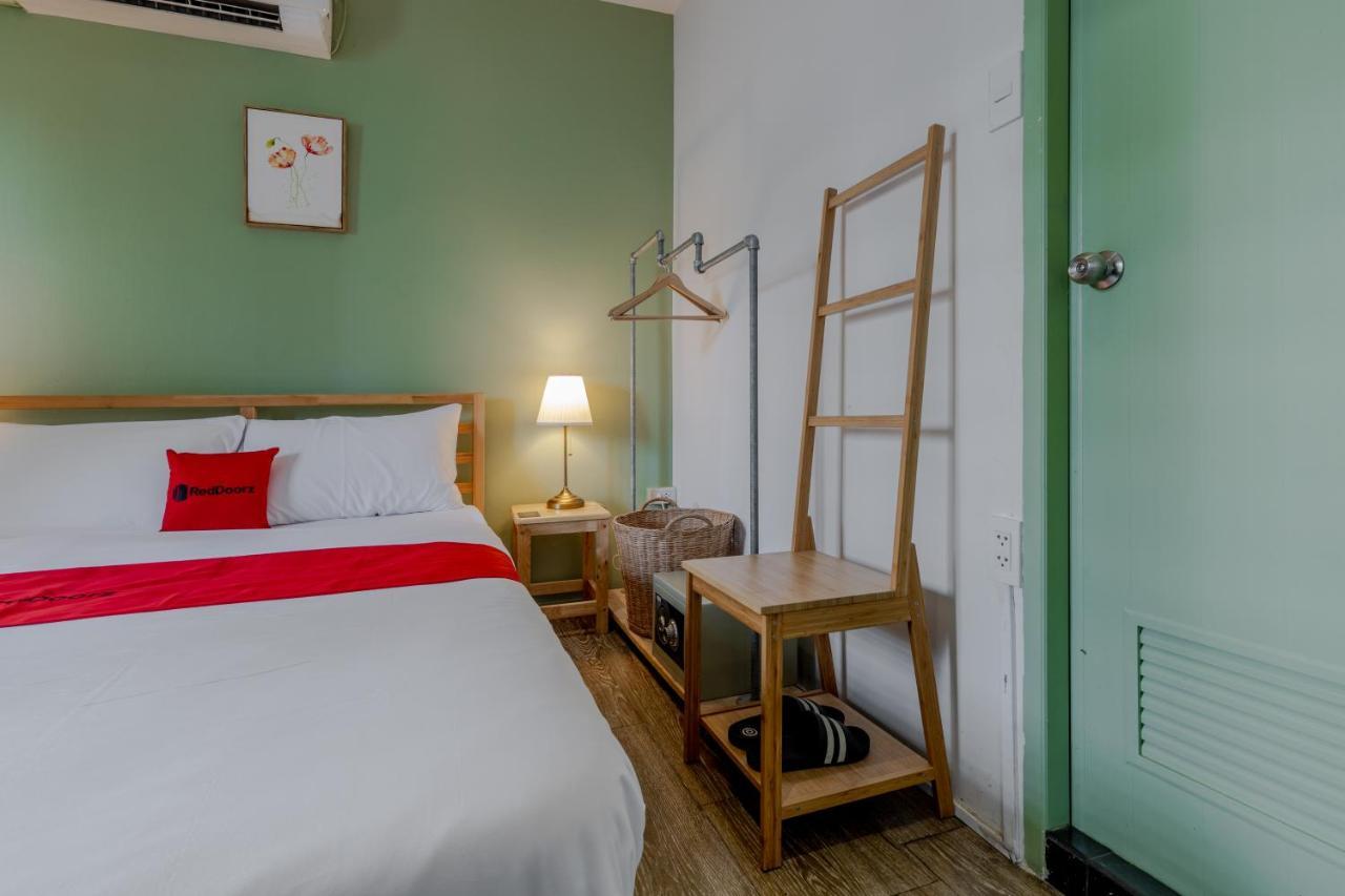 Folk Poshtel Silom Bed & Breakfast Bangkok Ruang foto